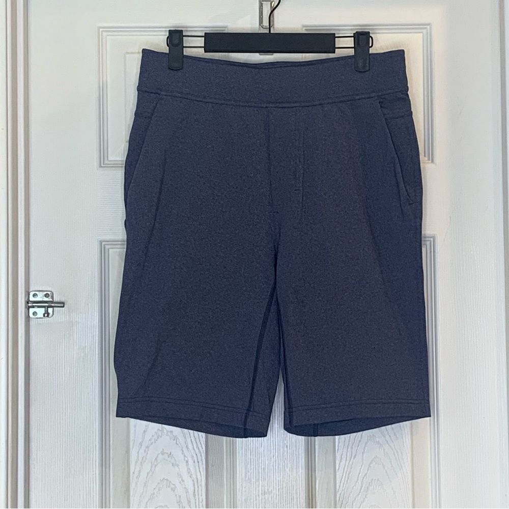 Lululemon T.H.E. Short 9" *Linerless Size Small Heathered Blue